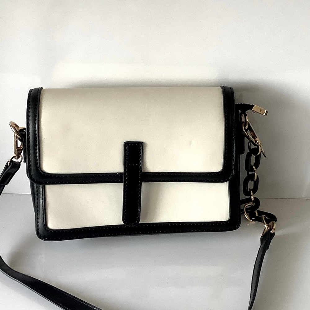 Shoulder handbag black and cream